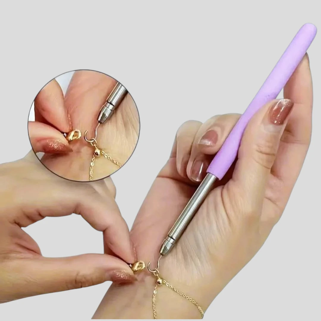 Retractable Bracelet Fastening Tool
